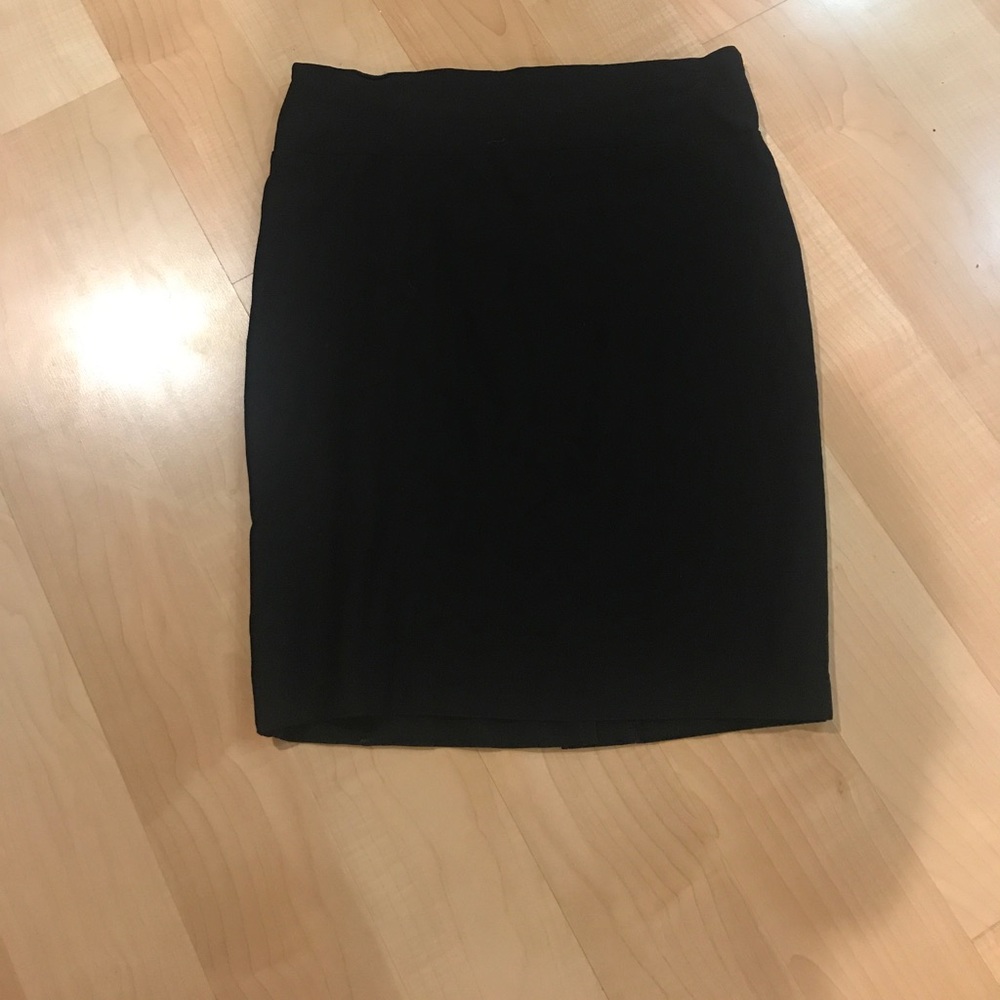 Black mid length skirt