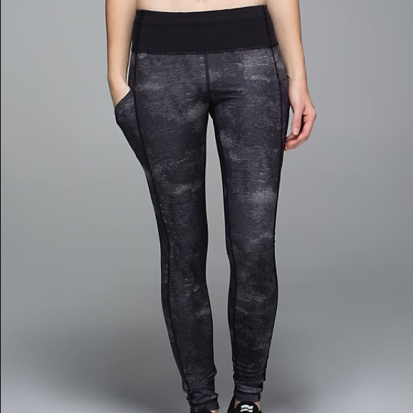 LULULEMON Snakeskin Sequins Speed Tights SOLD OUT - Picture 3 of 8