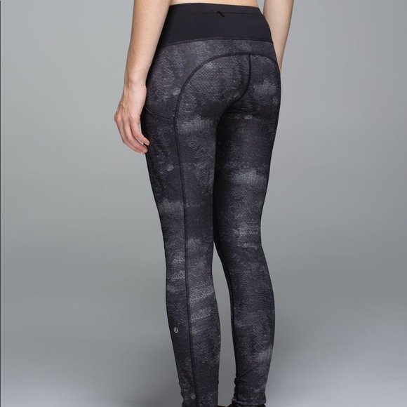 LULULEMON Snakeskin Sequins Speed Tights SOLD OUT - Picture 4 of 8