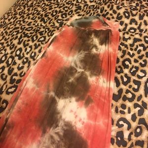 Tie-fye long skirt with slit