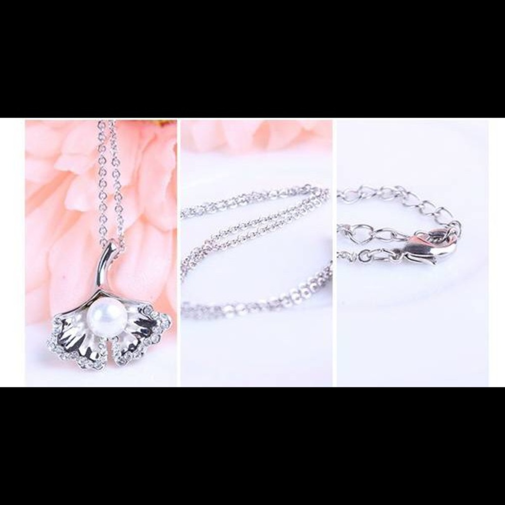 Seashell pearl pendant