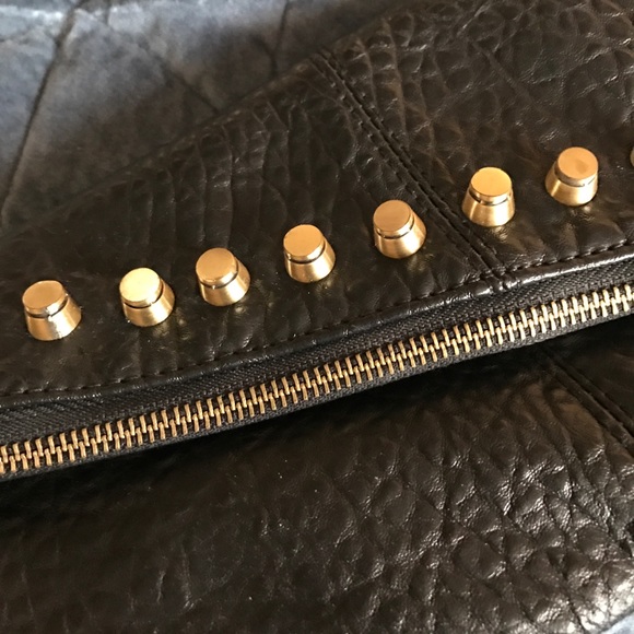 Clutch - Picture 2 of 5