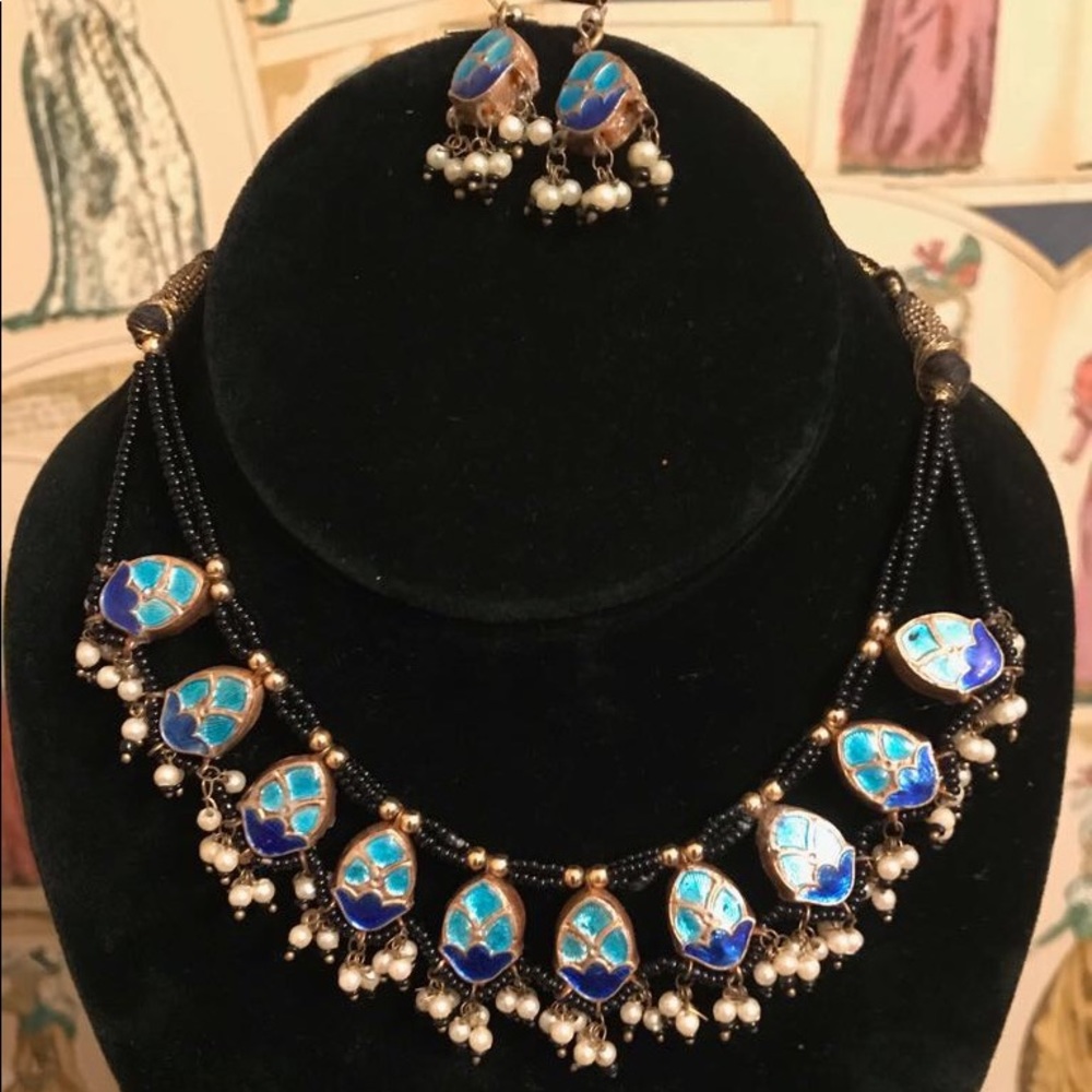 Two sided handmade necklace and earrings set
