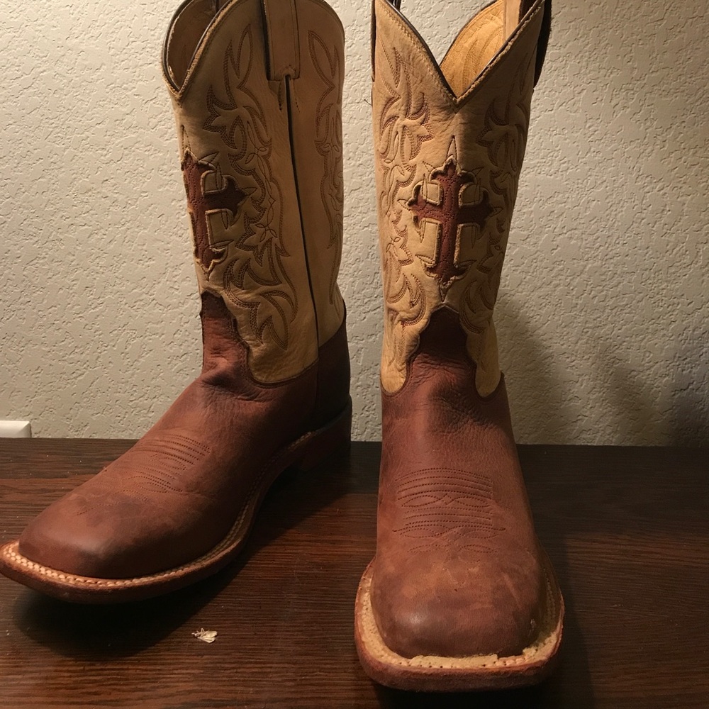 Women’s Cowboy Boots Size 8