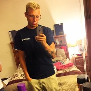 Meet your Posher, Justin