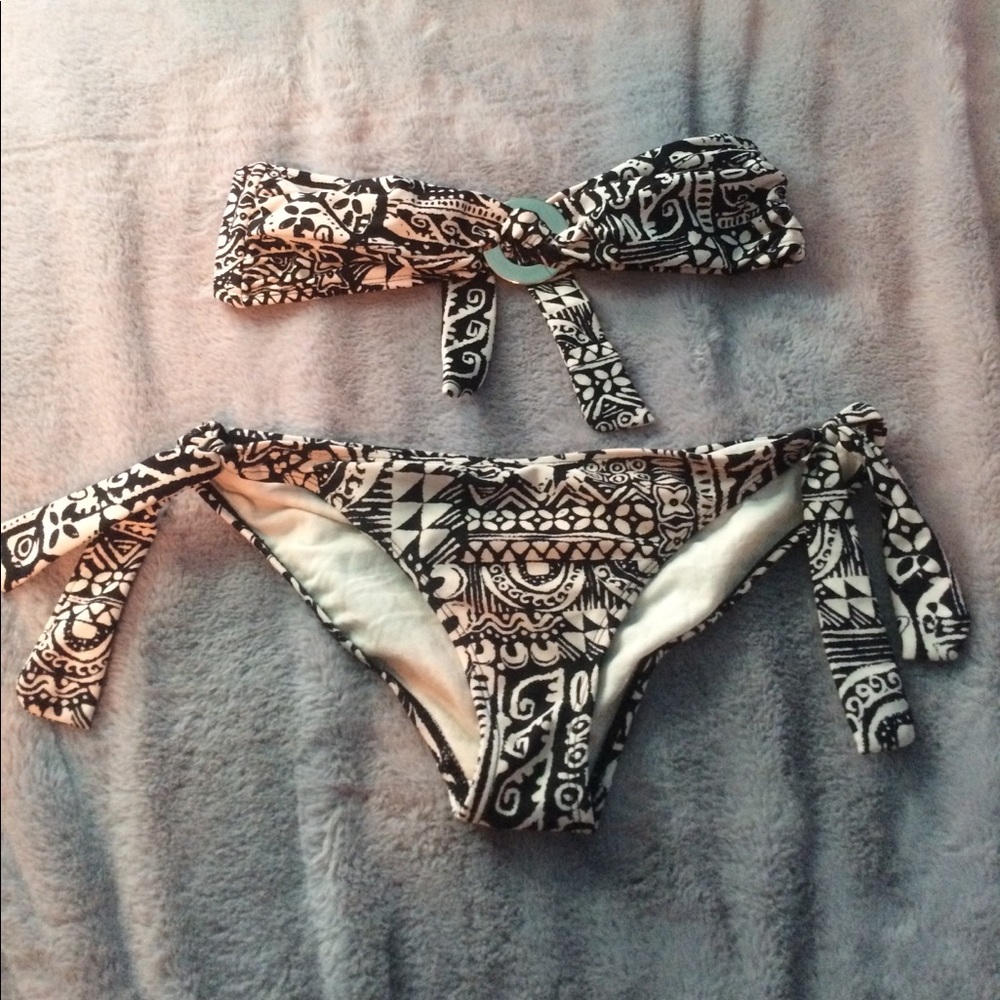 Patterned bikini