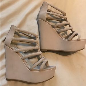 Nude wedges