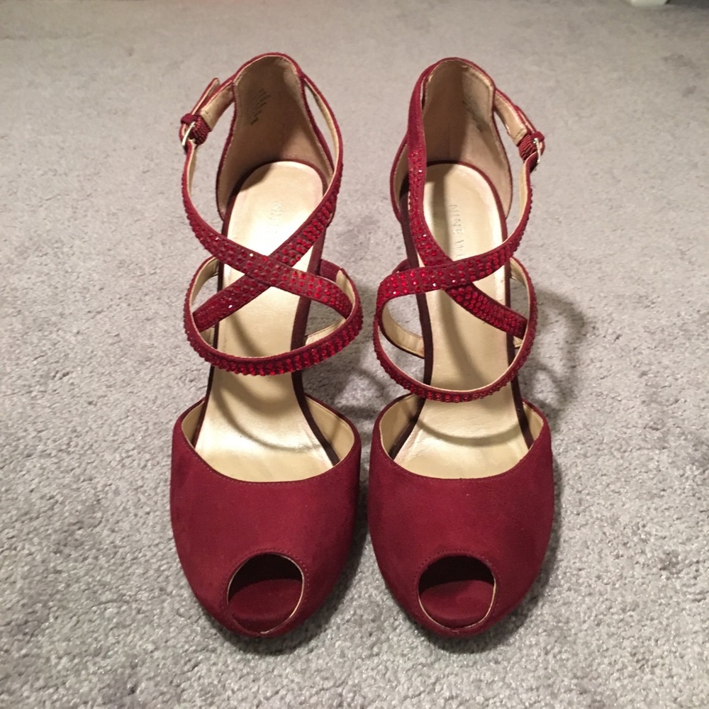 Nine West platform maroon suede heels