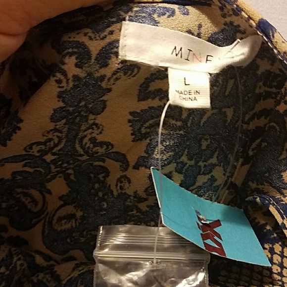 L crop top. - Picture 4 of 4