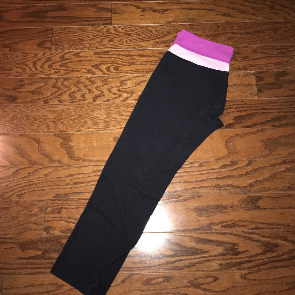 lululemon size 6 reversible wunder under crop