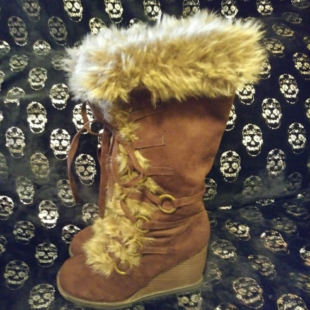 🌟SOLD🌟Brown Boots w/Fur
