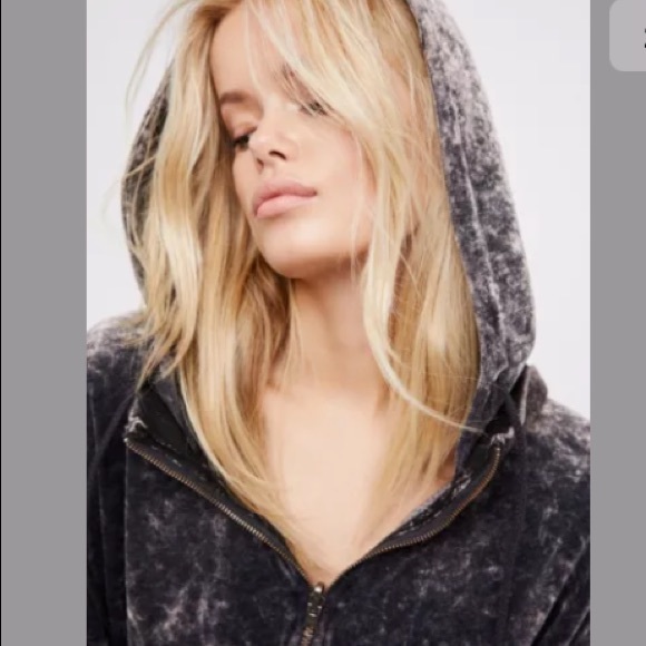 🍁SOLD🍁 FREE PEOPLE I'm Sure It's Velour Hoodie - Picture 2 of 8
