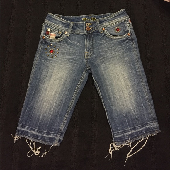 Red Plaid MISS ME denim shorts. Size 27. - Picture 2 of 5