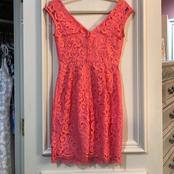 Lilly Pulitzer Lace - Picture 3 of 3