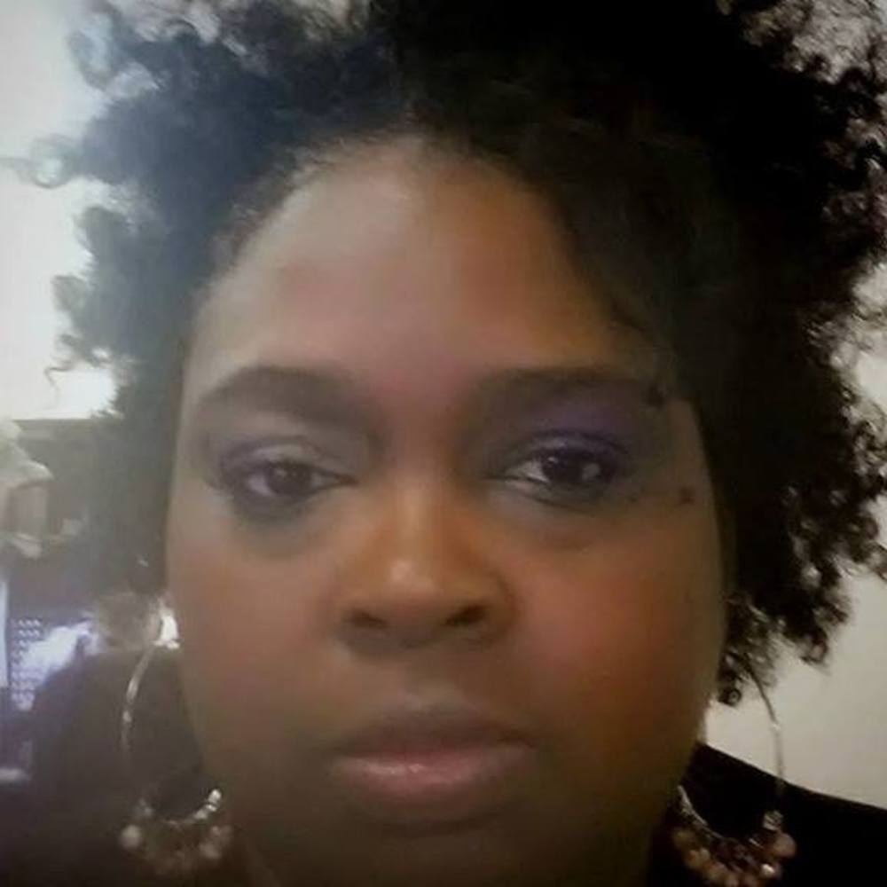 Meet your Posher, Dhanelle