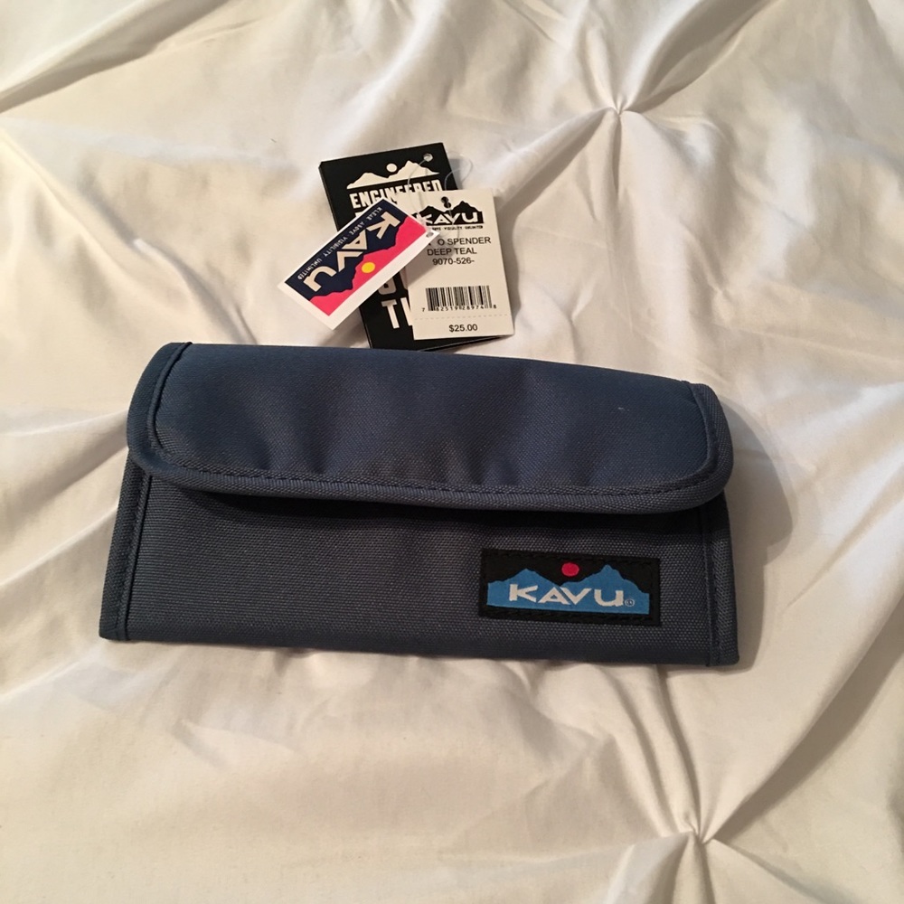SOLD Kavu wallet. NWT