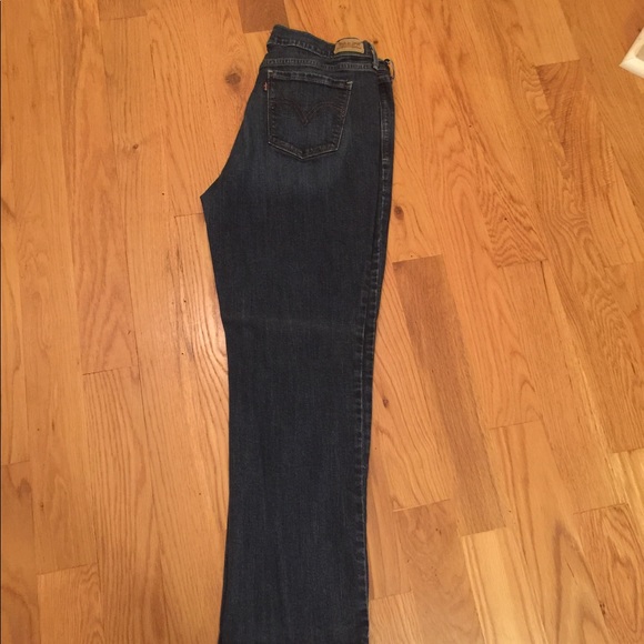 Cute Levi Jeans - Picture 2 of 4