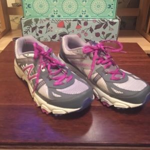 New balance hiking sneakers