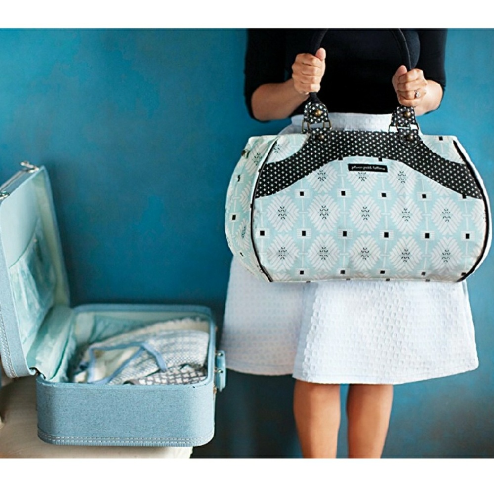 Petunia Pickle Bottom Weekender XL tote. BNWT!