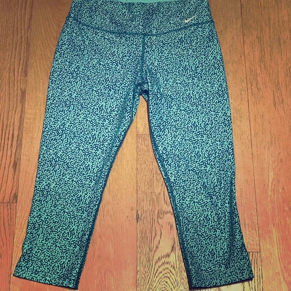 Nike Dri-Fit Cropped Leggings