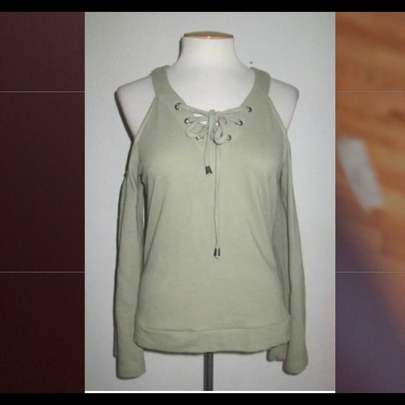 NWT J.O.A. LOS ANGELES COLD SHOULDER KNIT TOP - Picture 1 of 6