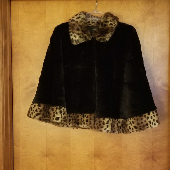 Radzolli Faux Fur Cape - Picture 1 of 6