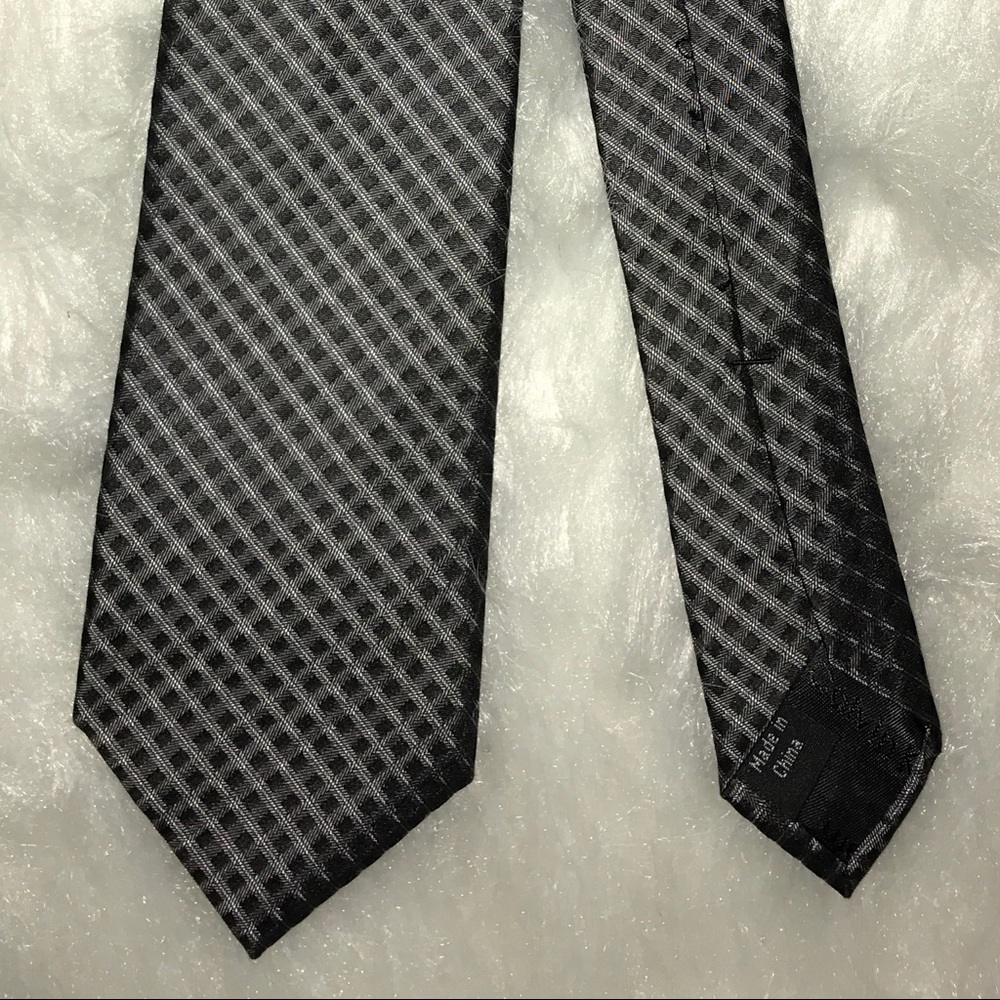 Calvin Klein Gray and Black Pattern Tie