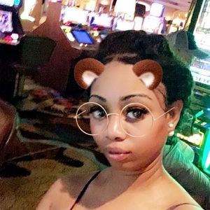 Meet your Posher, Yolanda