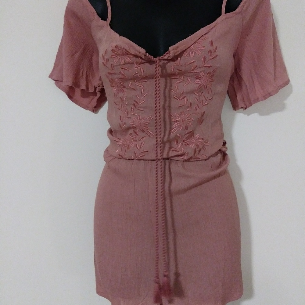 Embroidered romper - Picture 3 of 3