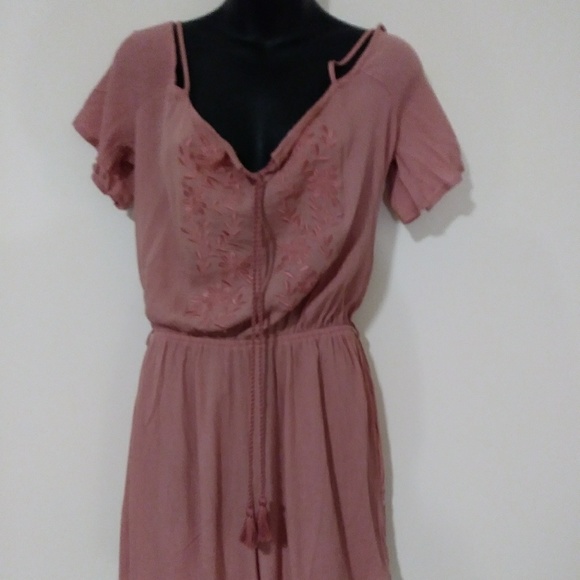 Embroidered romper - Picture 2 of 3