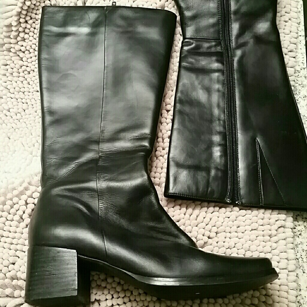 Laura Scott black boots size 8