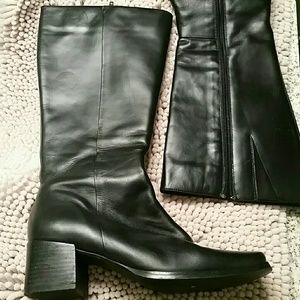 Laura Scott black boots size 8
