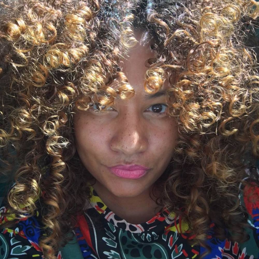 Meet your Posher, Nikia