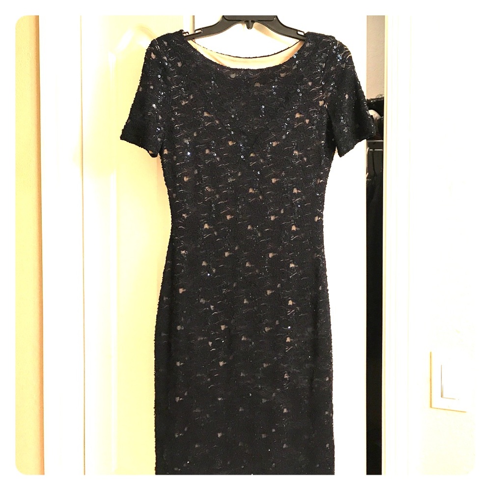 Gorgeous well fitted blue light sequined dress