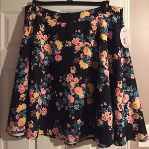 NWT Sz 2x Ashley Nell Tipton Floral Skater Skirt