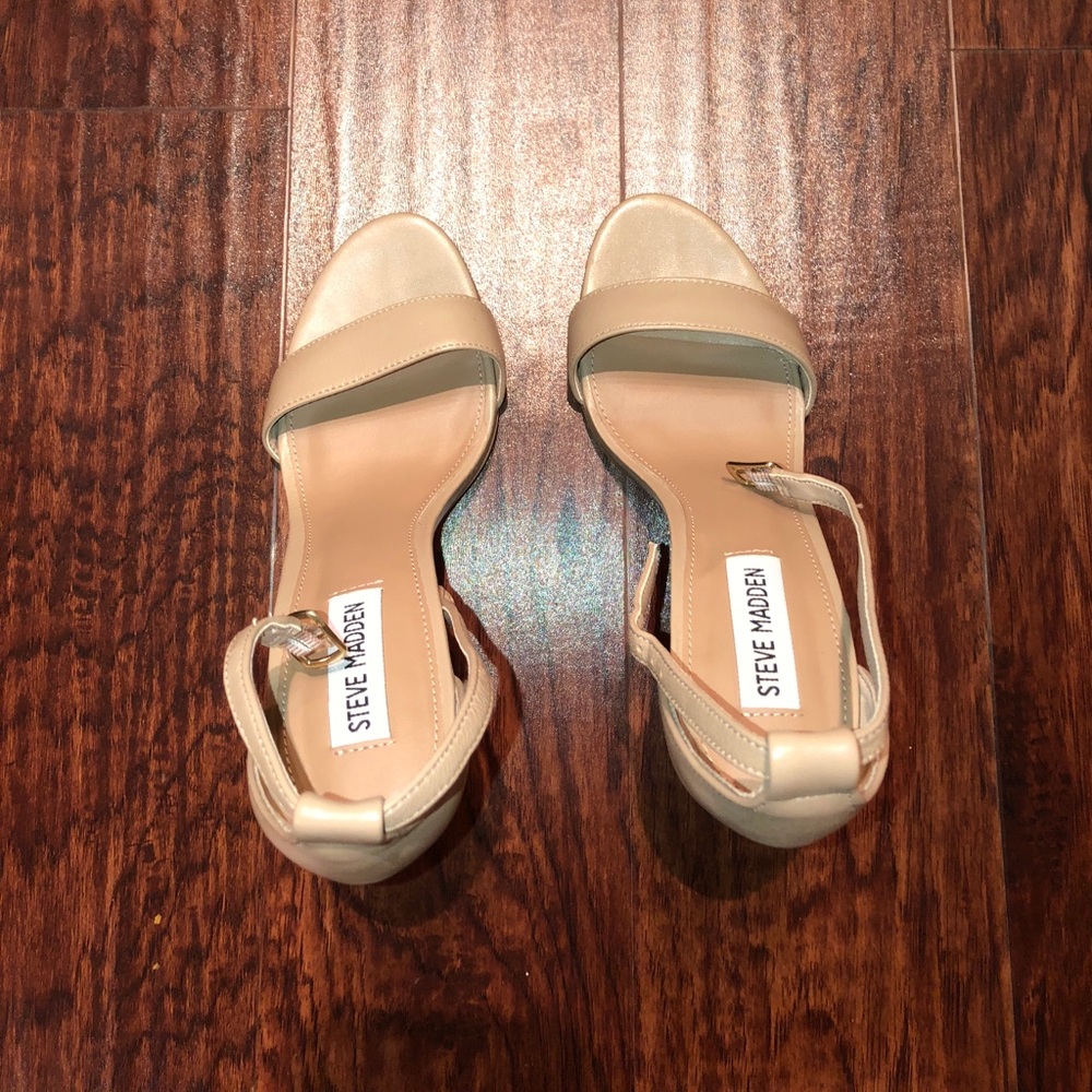 Shoes - Picture 2 of 4