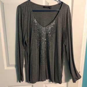 EUC Apt 9 long sleeve tee. Sz L