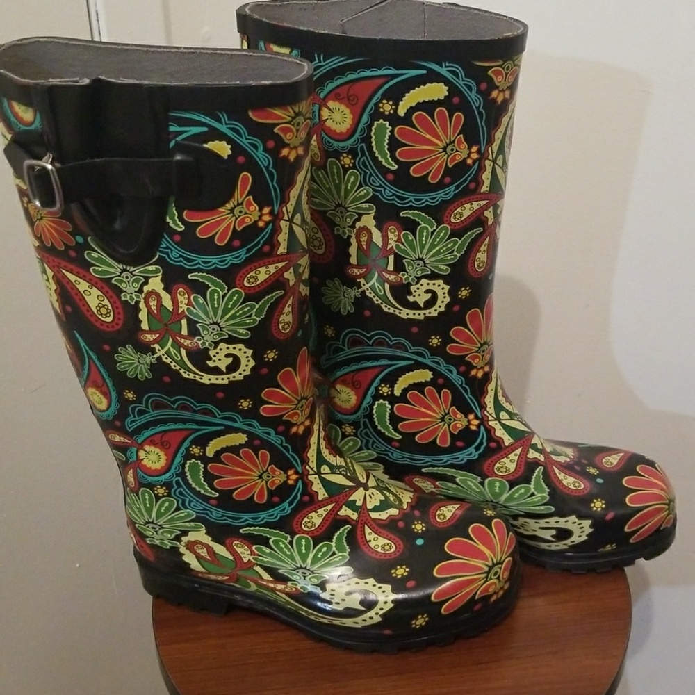 Groovy Rainboots!