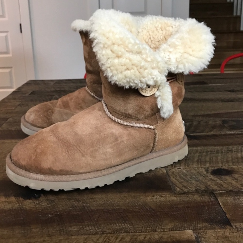 ugg bailey button