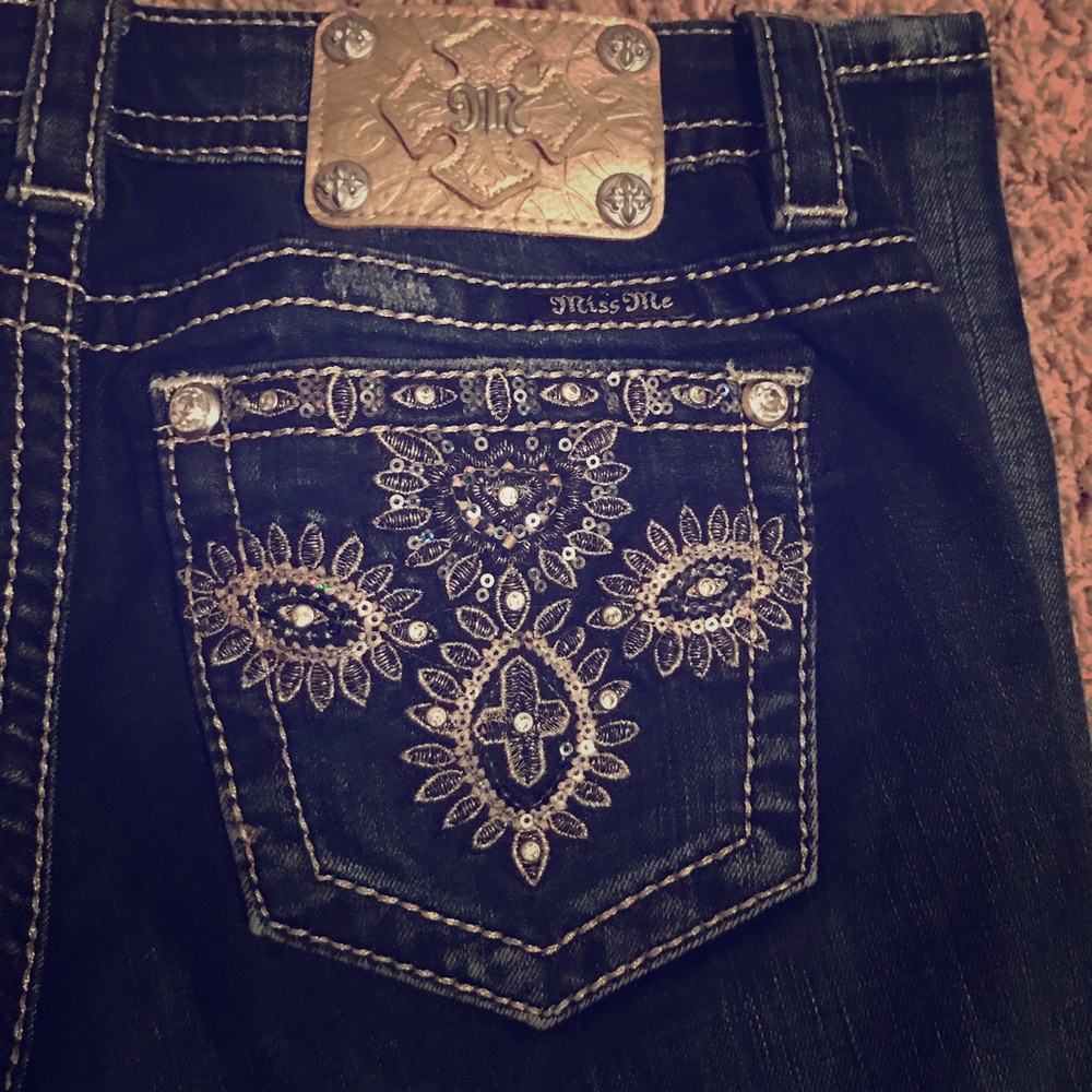Miss Me size 27 signature slim bootcut