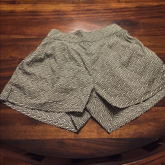 AE CHEVRON SHORTS - Picture 1 of 3