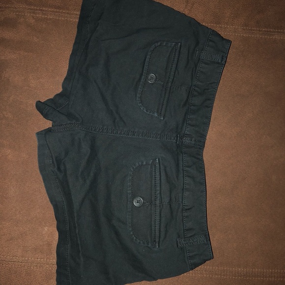 Mossimo Black Bermuda Shorts 7 - Picture 3 of 3