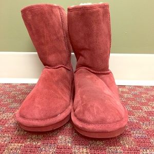 Selling these Bearpaw boots