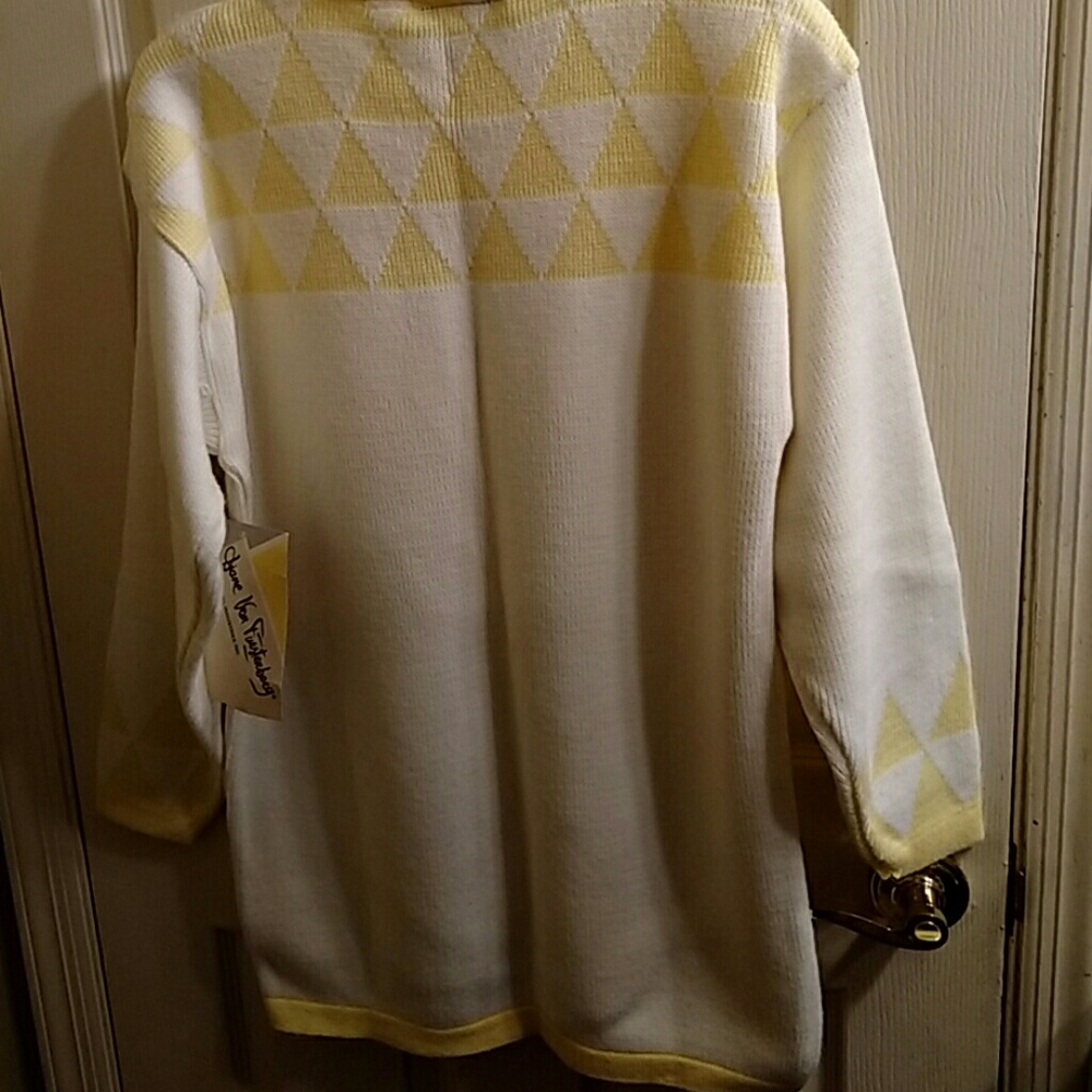 Sweater - Picture 4 of 6