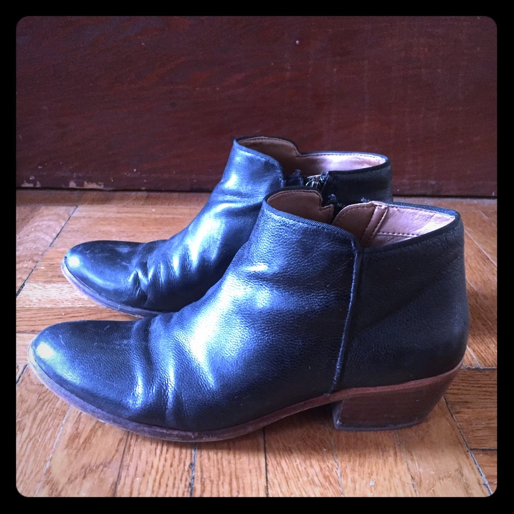 Sam Edelman black leather ankle boots with zipper