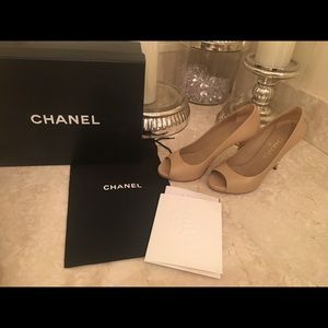 Chanel nude peep toe with pearl
