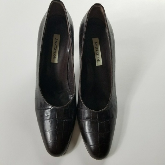 Brown Ann Taylor Heels - Picture 2 of 5