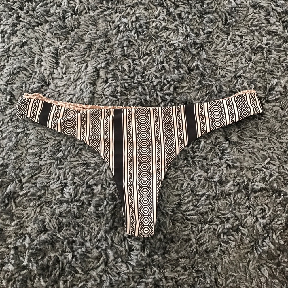 Acacia Hookipa bottom in Polynesia