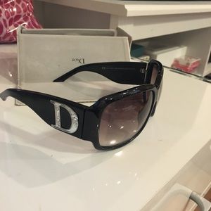 Dior Black Sunglasses with Rounded Square Frames