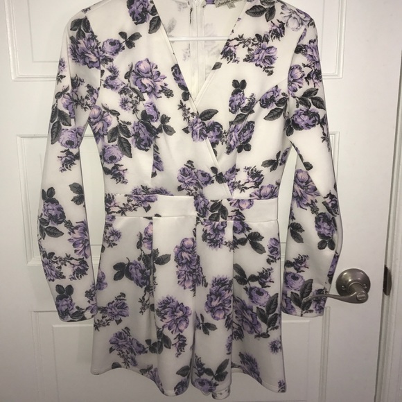 Short Floral romper - Picture 1 of 3